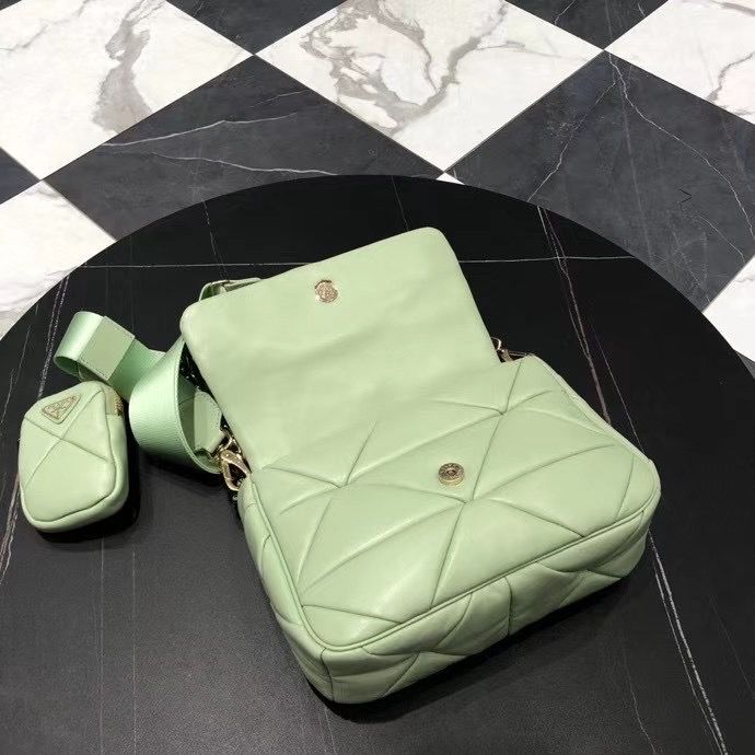Prada 20 cm