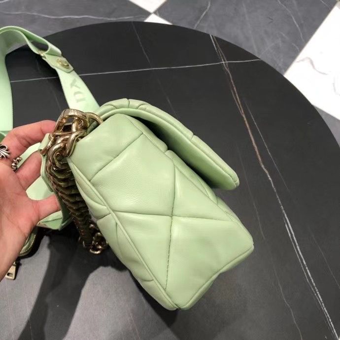 Prada 20 cm