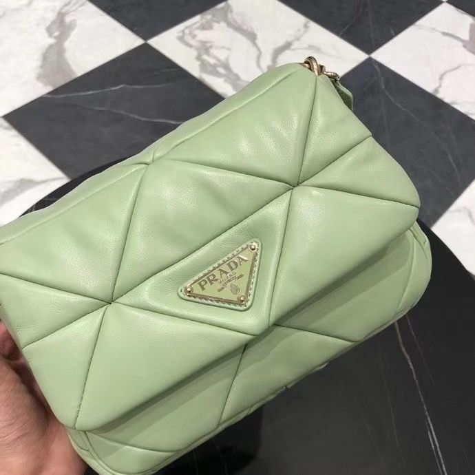 Prada 20 cm