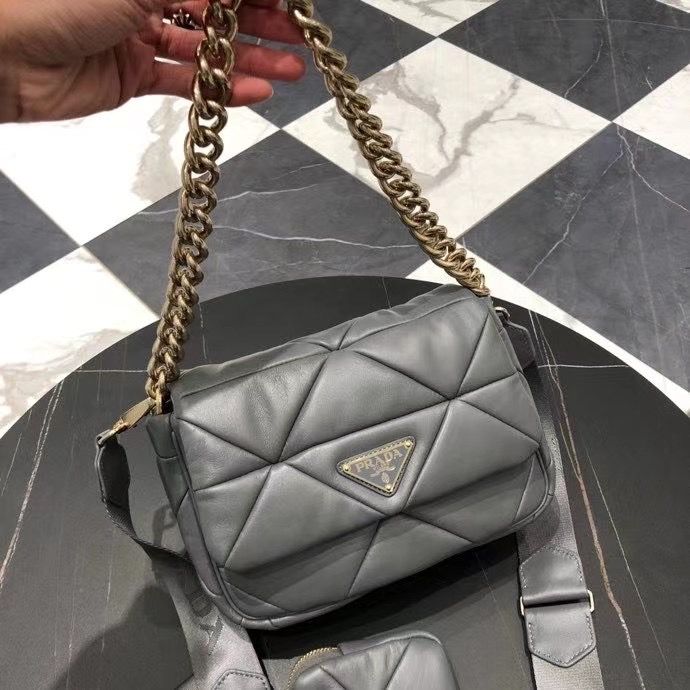 Prada 20 cm