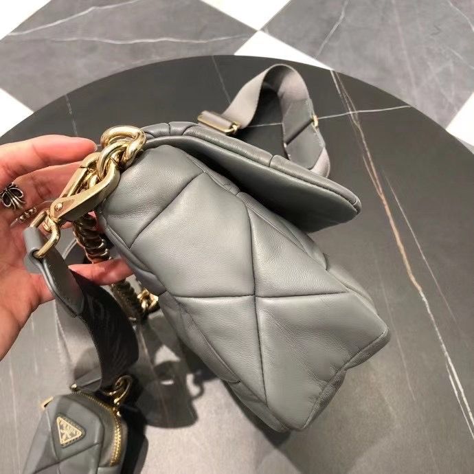 Prada 20 cm