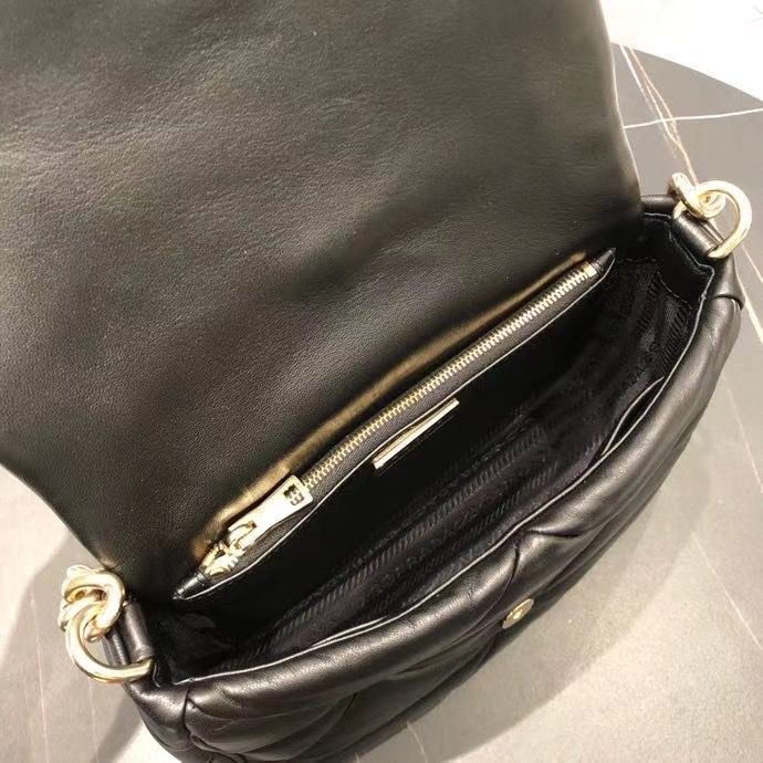 Prada 20 cm