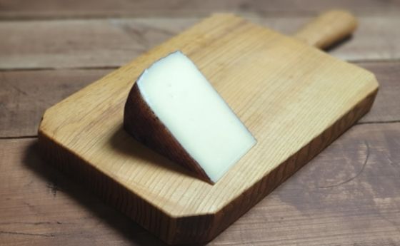 Сыр МАНЧЕГО выдержанный в вине