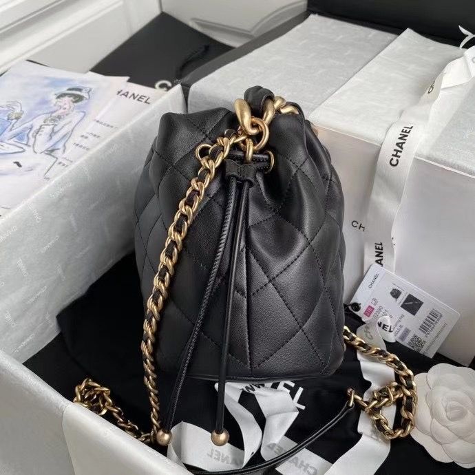 Chanel 19x16x13 cm