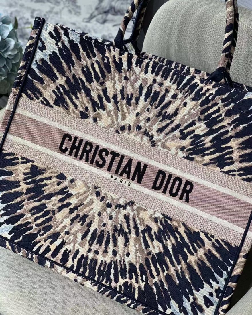 Dior Book Tote 41 cm