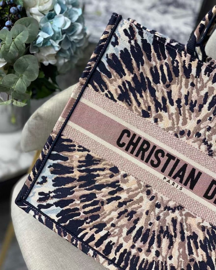 Dior Book Tote 41 cm