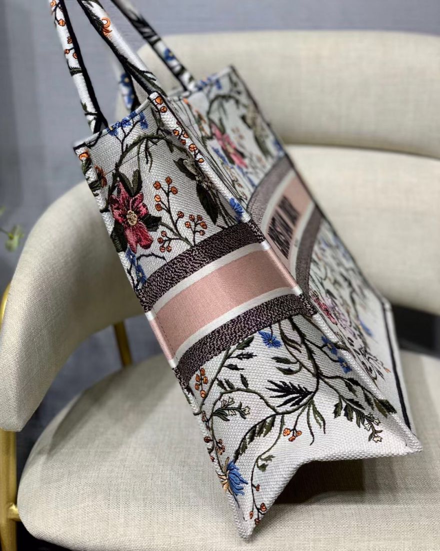 Dior Book Tote 41 cm