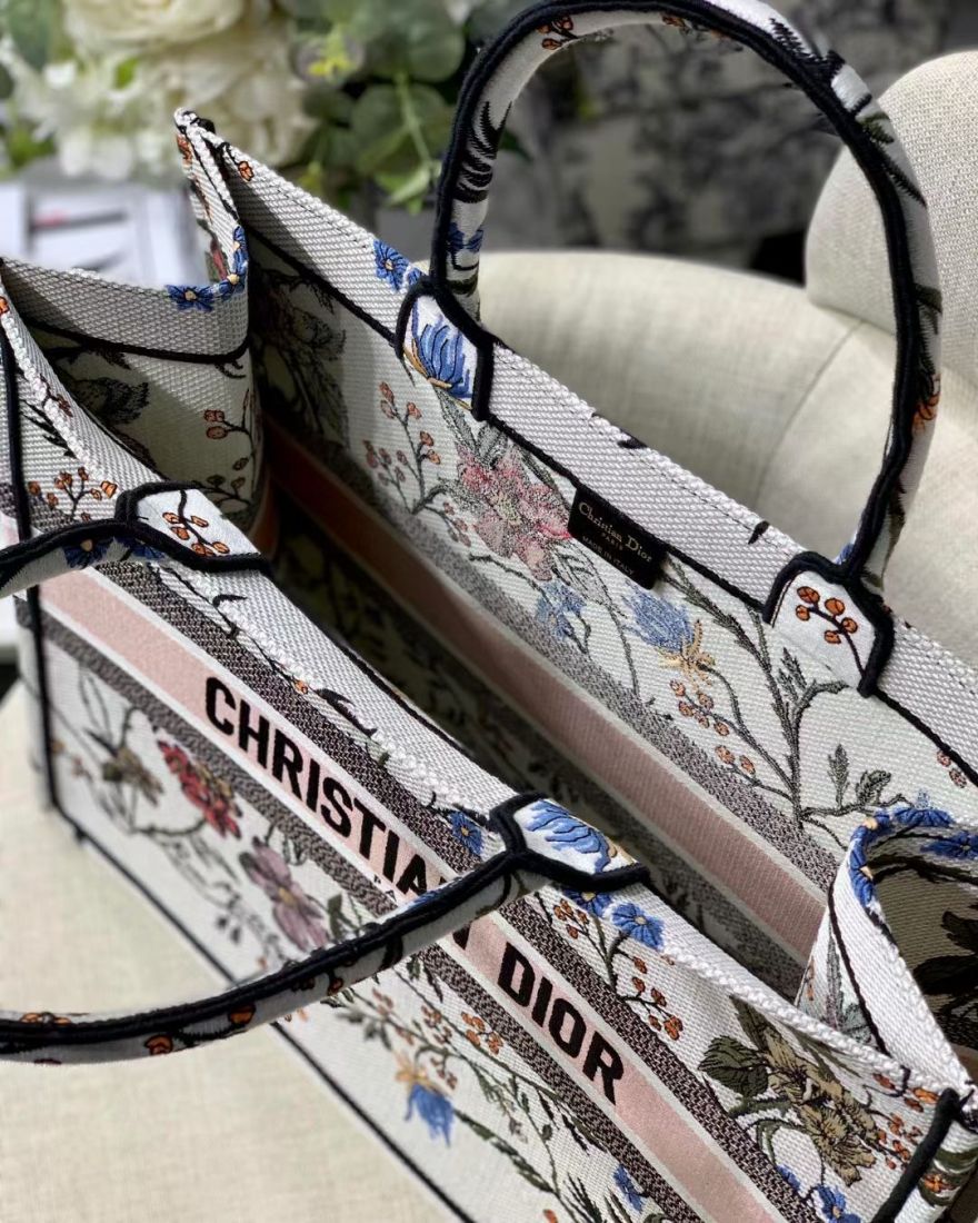 Dior Book Tote 41 cm