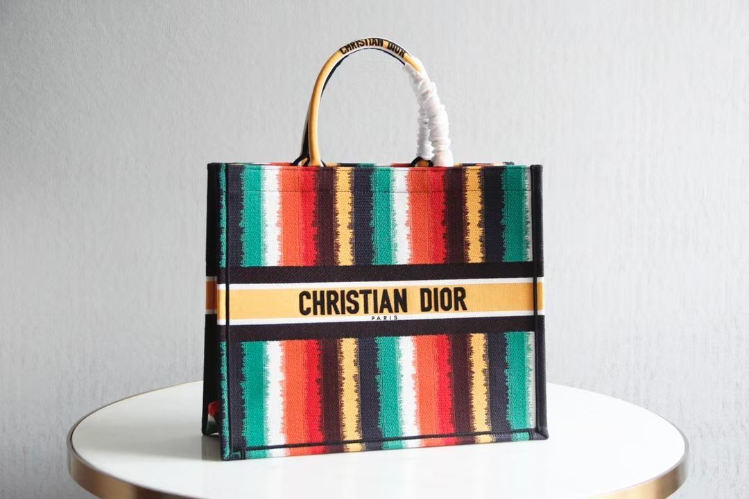 Dior Book Tote 41 cm