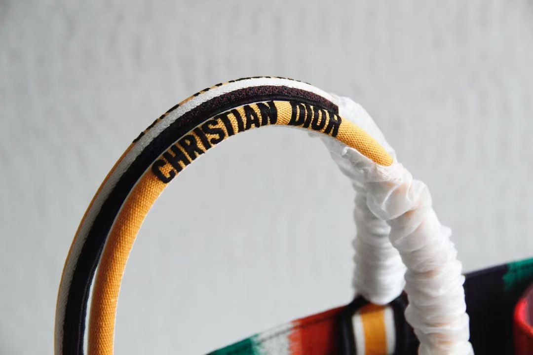 Dior Book Tote 41 cm