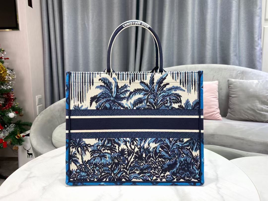 Dior Book Tote 41 cm