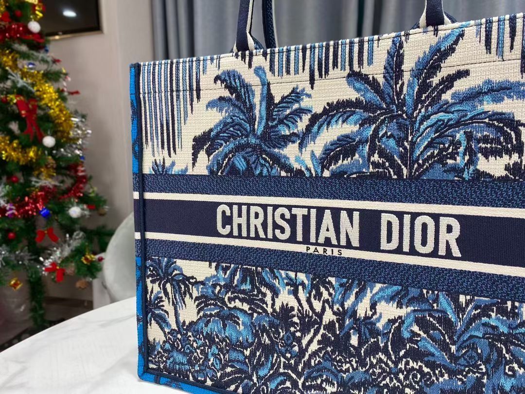 Dior Book Tote 41 cm