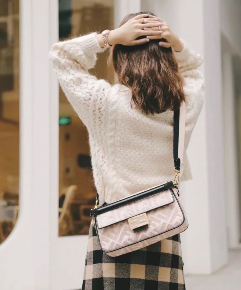 Fendi Baguette 27 cm