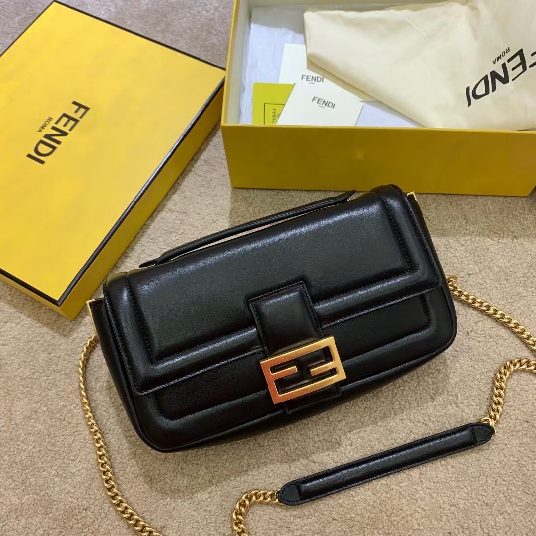 FENDI BAGUETTE 26 cm