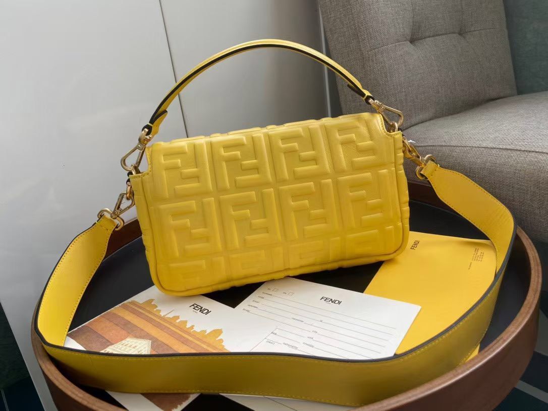 FENDI BAGUETTE 26 cm