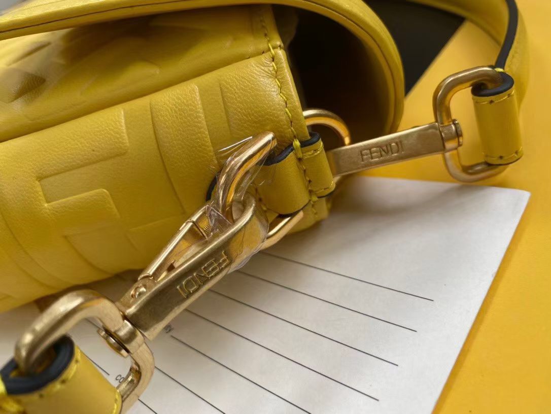 FENDI BAGUETTE 26 cm