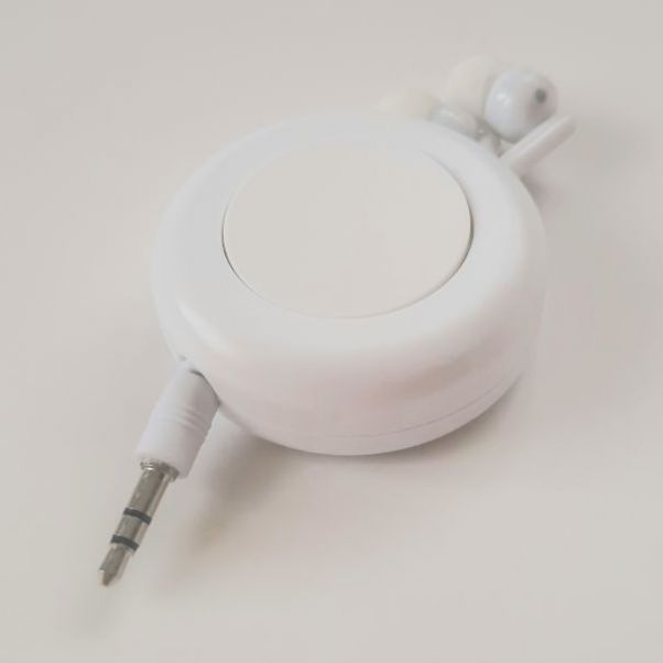 Наушники с убирающимся кабелем