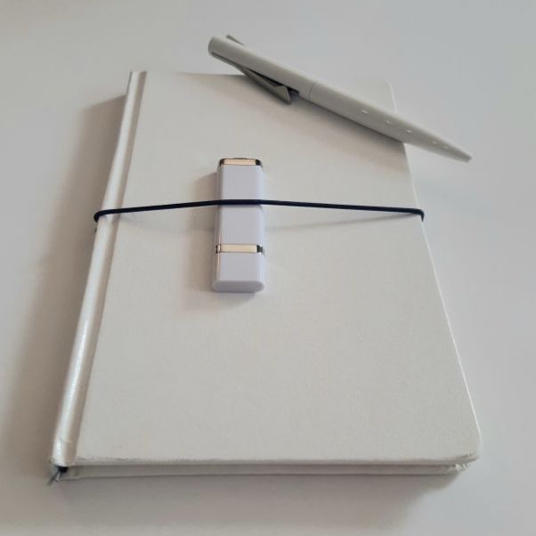 Белые флешки Лайт 8Gb