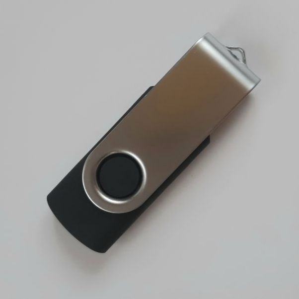 Флешки Twist 8 Gb черные