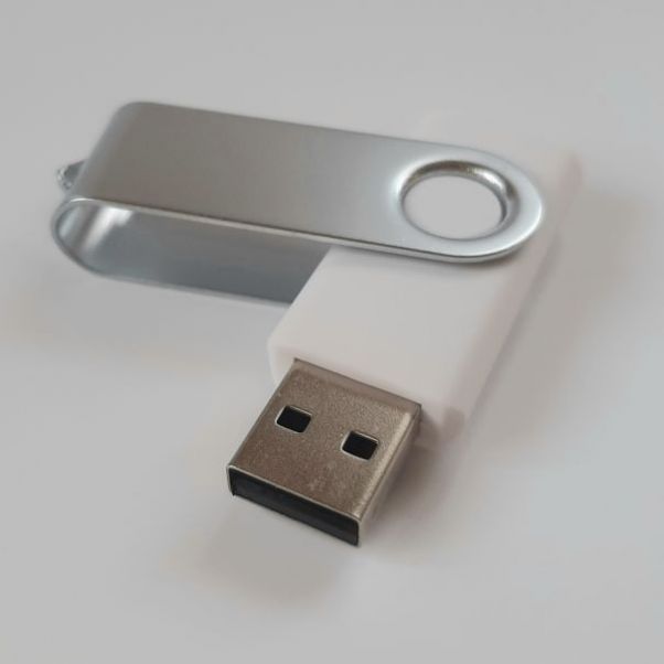 Флешки Twist 32 Gb белые