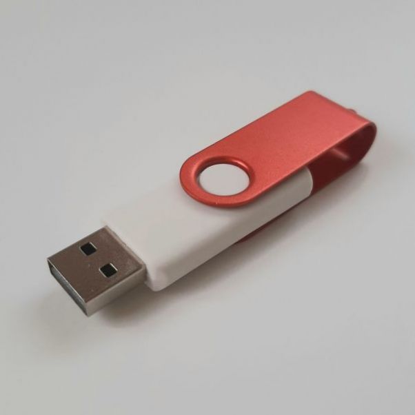 Флешка Twist Color белая с красным 8-16-32 Gb