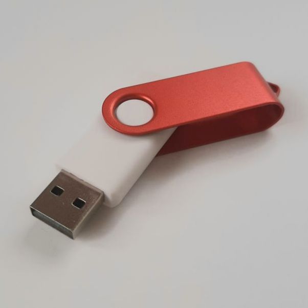 Флешка Twist Color белая с красным 8-16-32 Gb