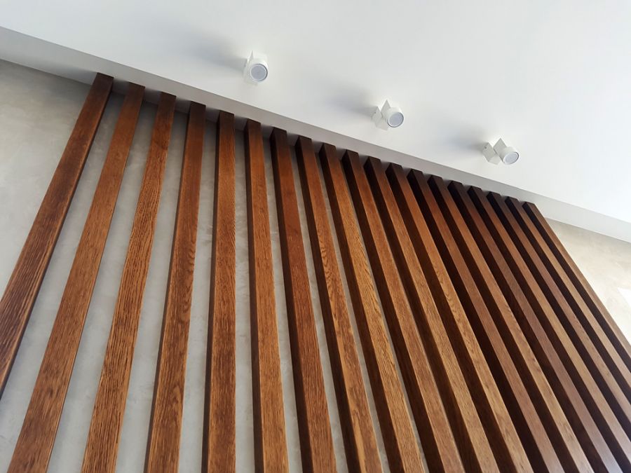 Декоративные баффели. Мдф панель "вертикальные рейки" h2530. Декоративная рейка под дерево. Реечная перегородка с поворотным механизмом sofia 37. Декоративные деревянные панели.