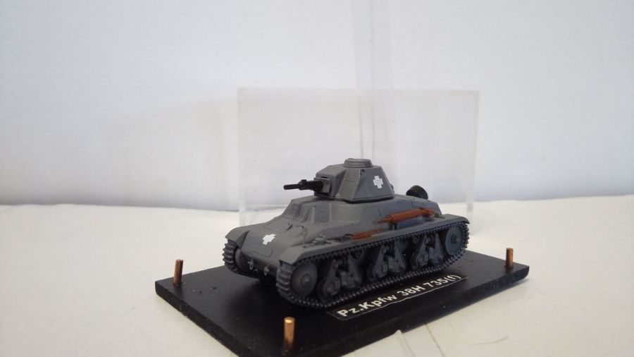 Pz.Kpfw 38H 735 (f)  (1/72)