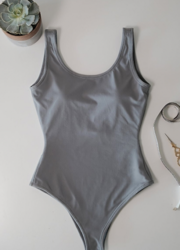 [Строка] Слитный купальник (Валерия Отводенкова)