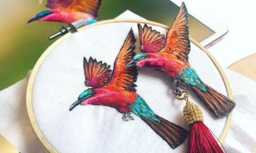 [tvoristudio] Курс по вышивке броши «Щурка»