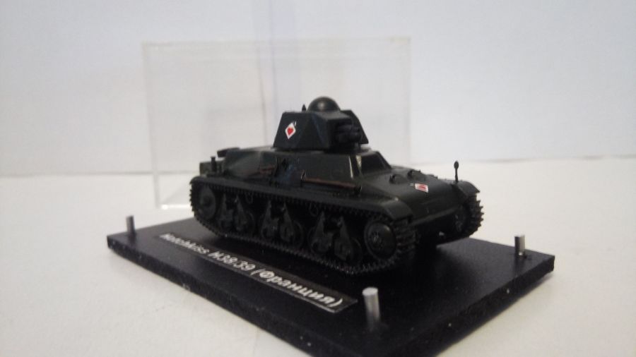 Лёгкий танк Hotchkiss H38/39  (1/72)