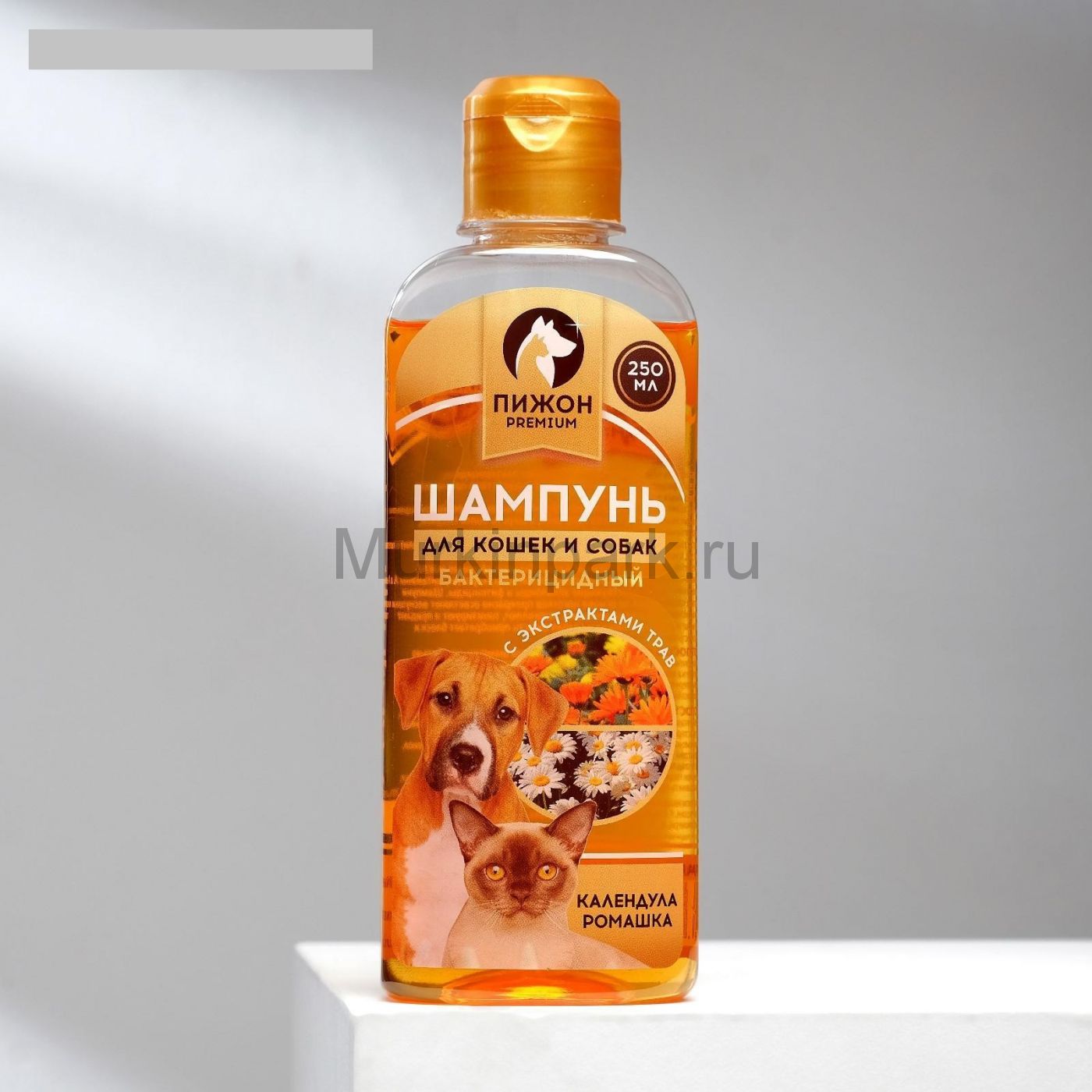 Бактерицидный шампунь "Пижон Premium" для кошек и собак, с календулой и ромашкой, 250 мл