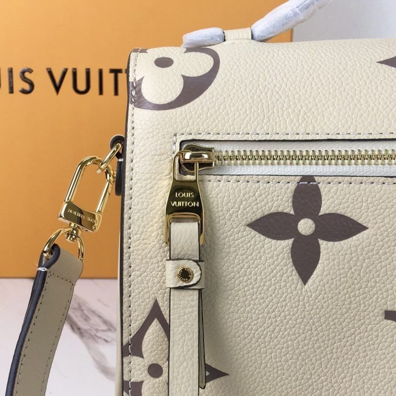 Louis Vuitton 26 x 20 x 12