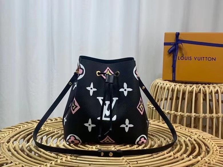 Louis Vuitton 26x26x17,5 cm