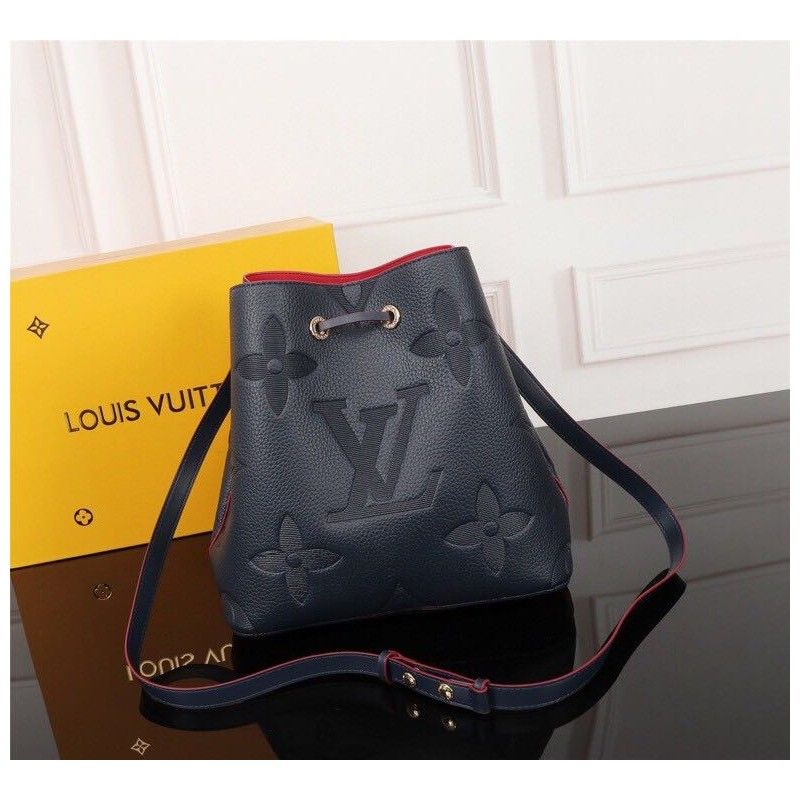 Louis Vuitton 26*22*27 cm