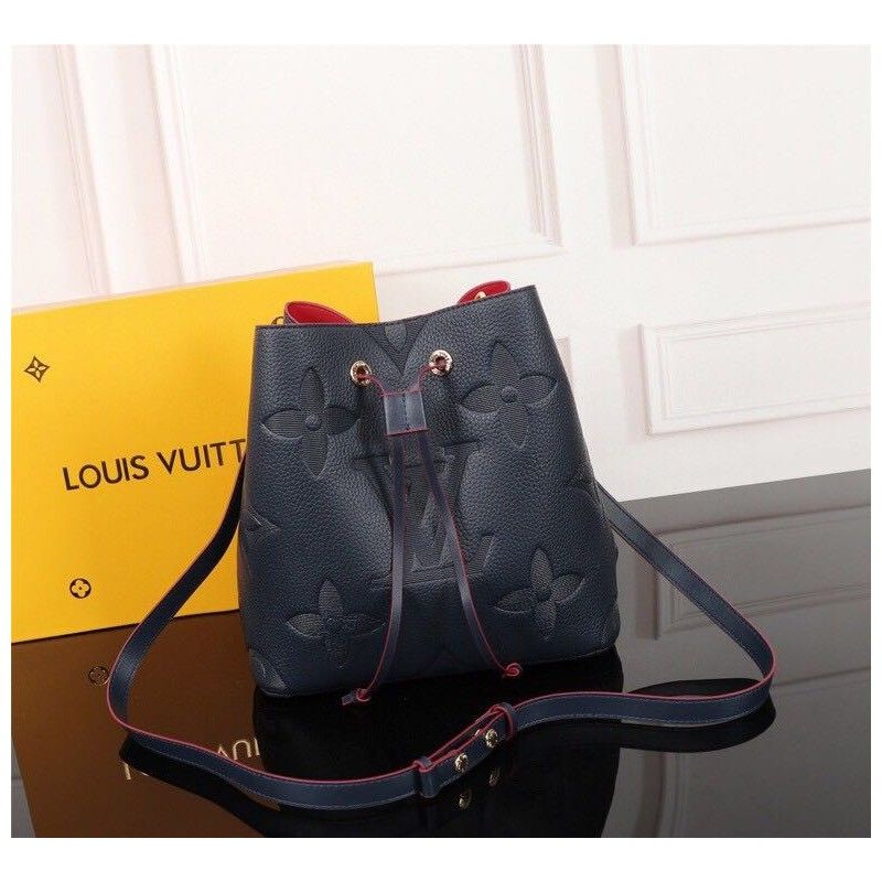 Louis Vuitton 26*22*27 cm