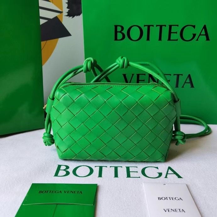 Bottega Veneta Intrecciato 17*11*6 cm