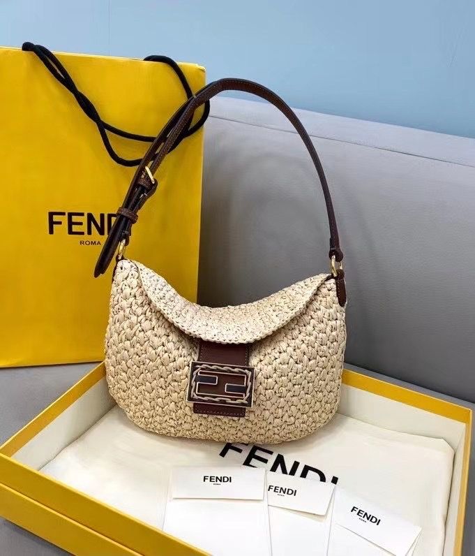 Fendi Groissant 29*23 cm