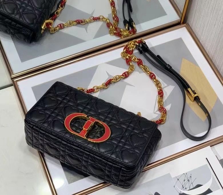 Dior Caro 20 cm