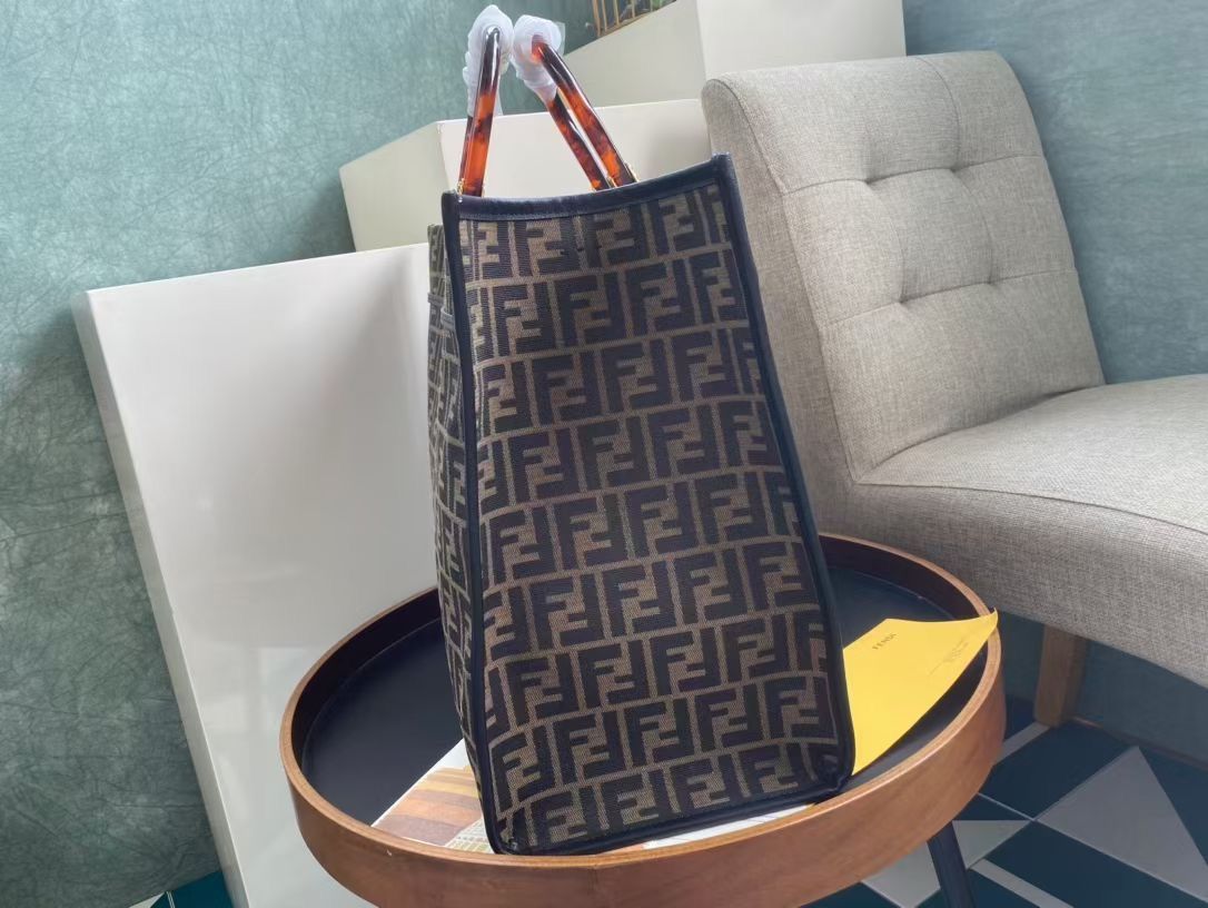 Сумка шоппер FENDI 40,5 x 35 x 21,5 cm