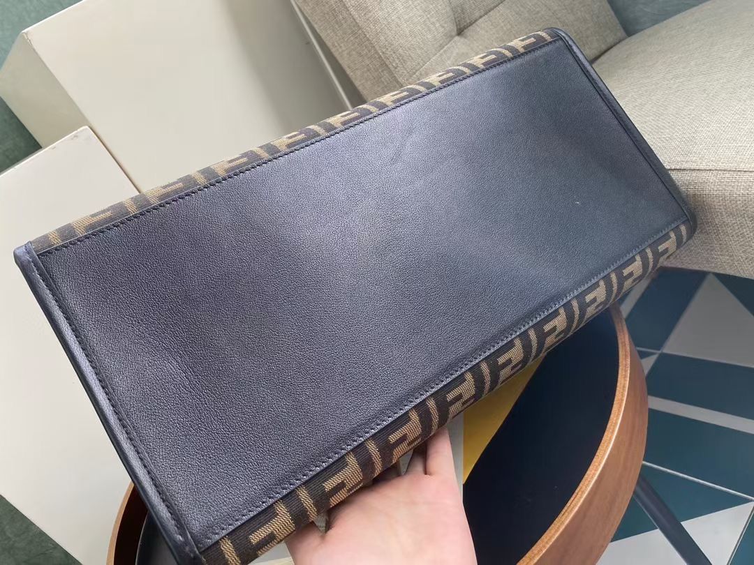 Сумка шоппер FENDI 40,5 x 35 x 21,5 cm