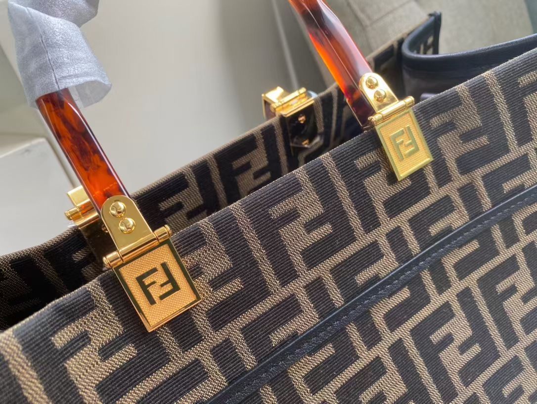 Сумка шоппер FENDI 40,5 x 35 x 21,5 cm