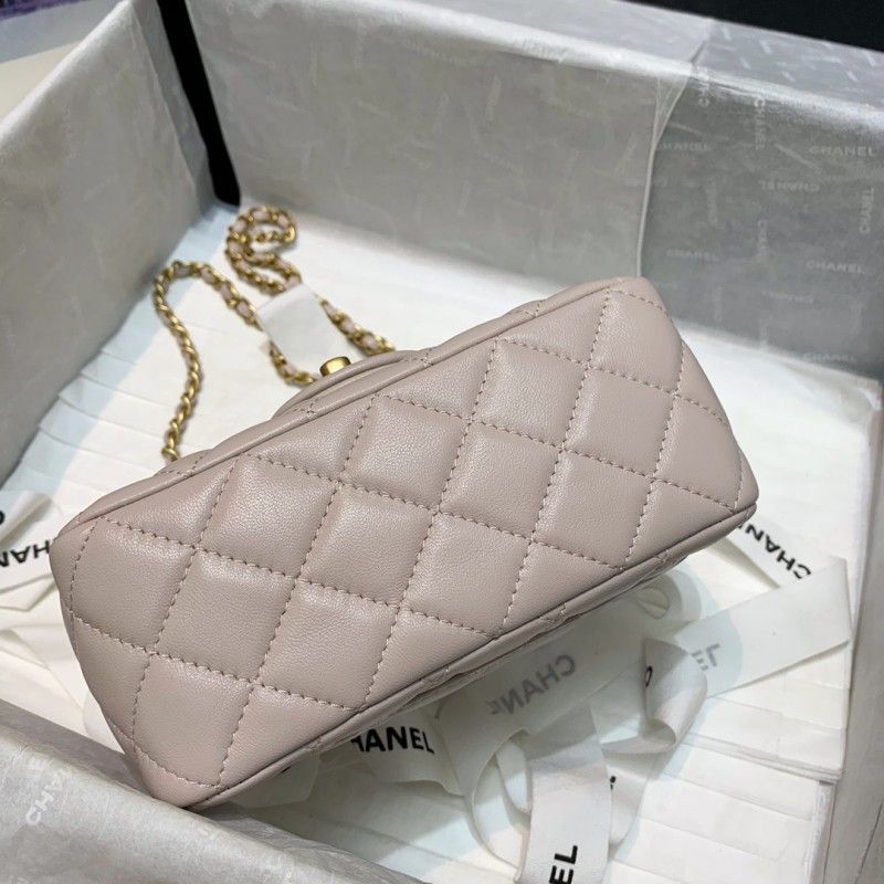 CHANEL 20 cm