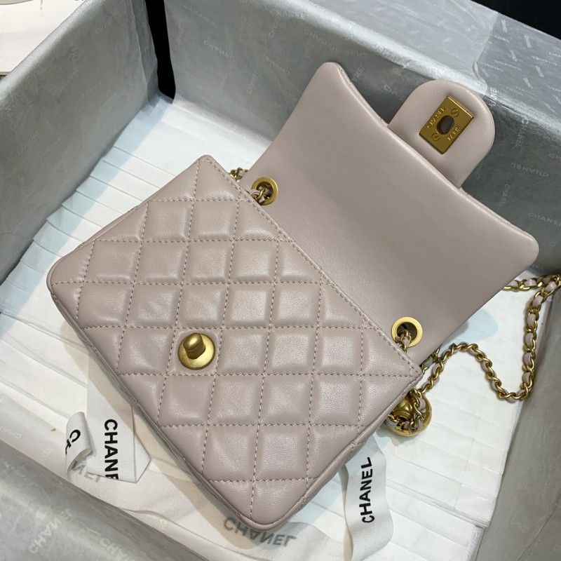 CHANEL 20 cm