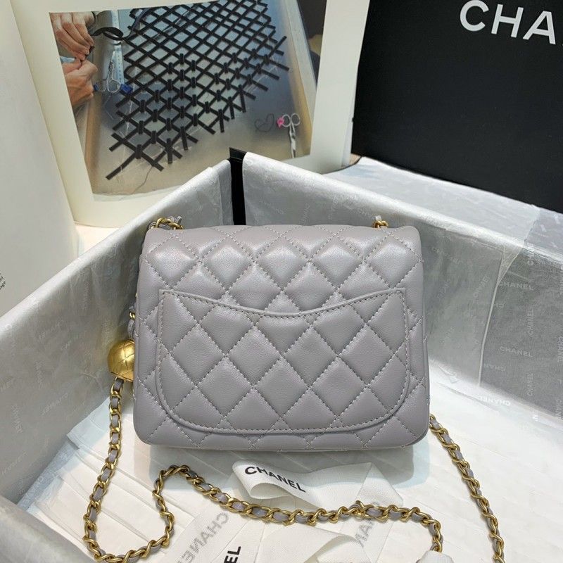 CHANEL 20 cm