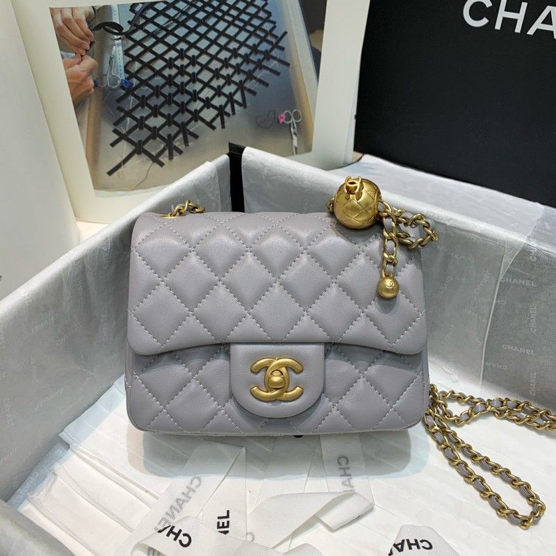 CHANEL 20 cm