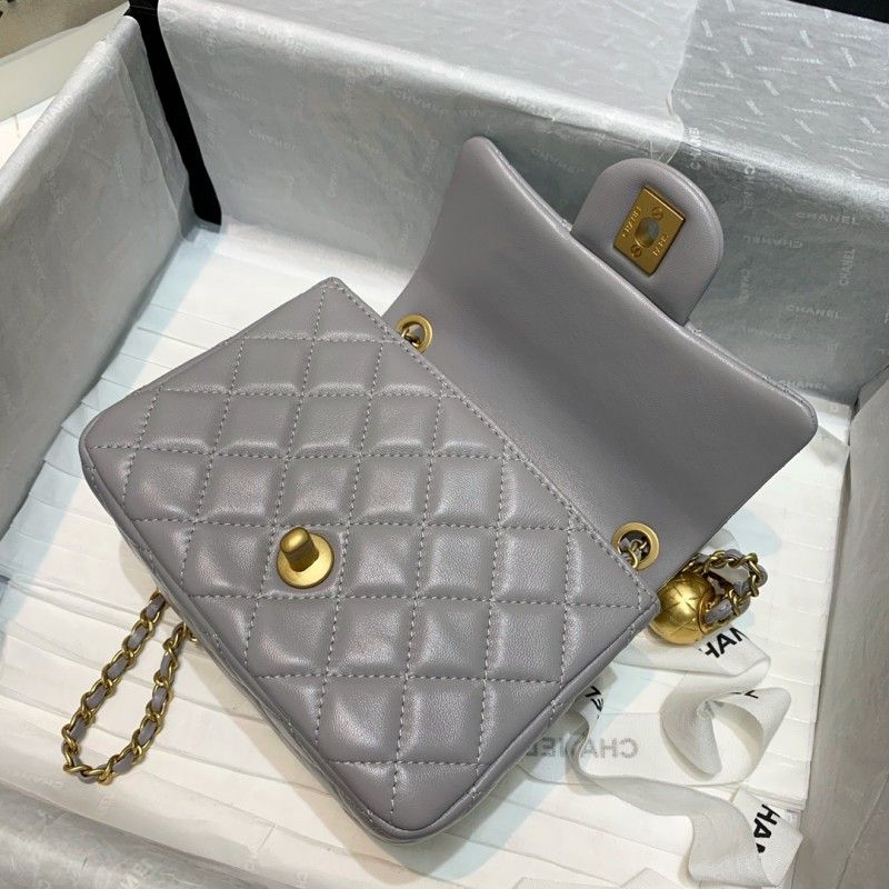 CHANEL 20 cm