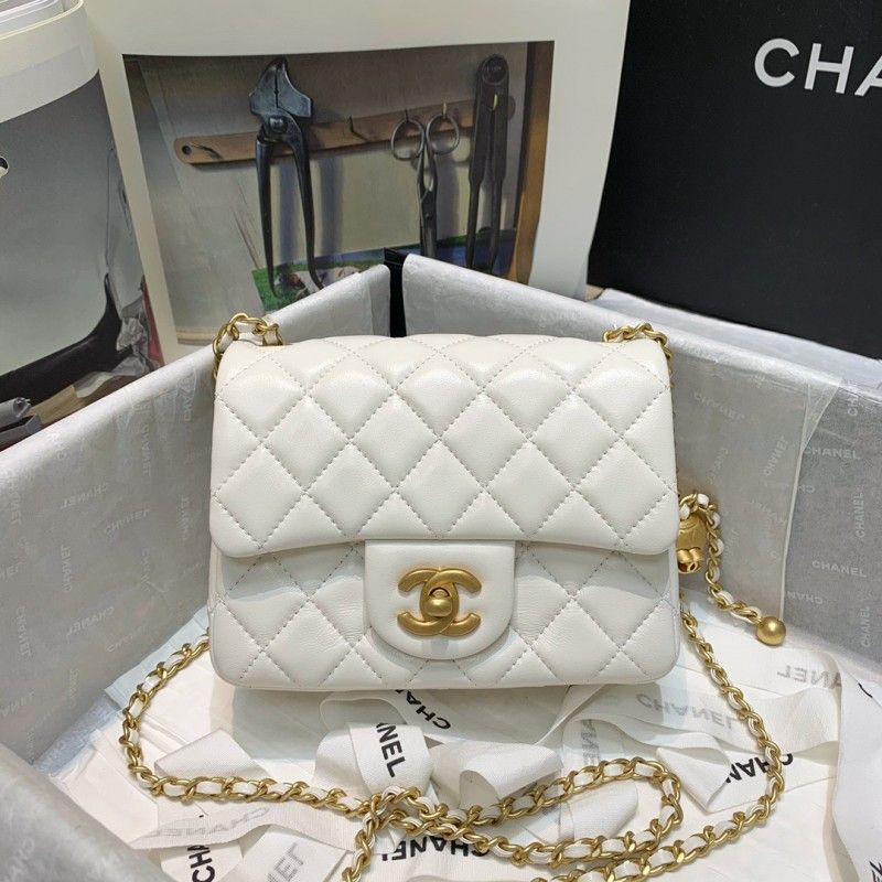 CHANEL 20 cm