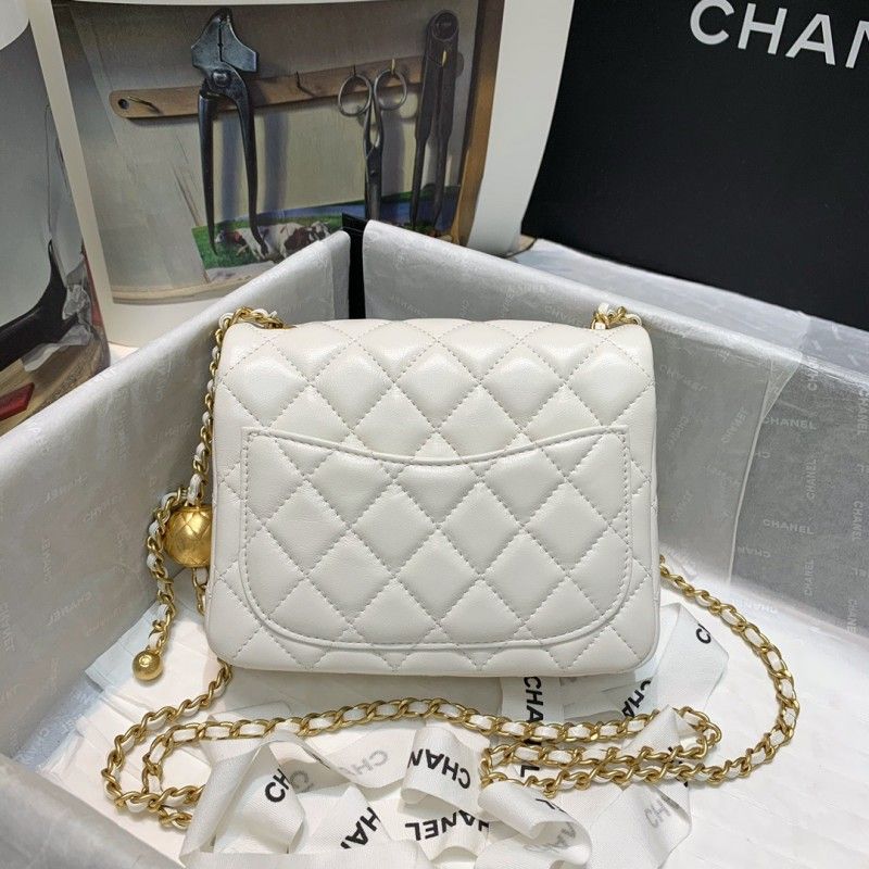 CHANEL 20 cm