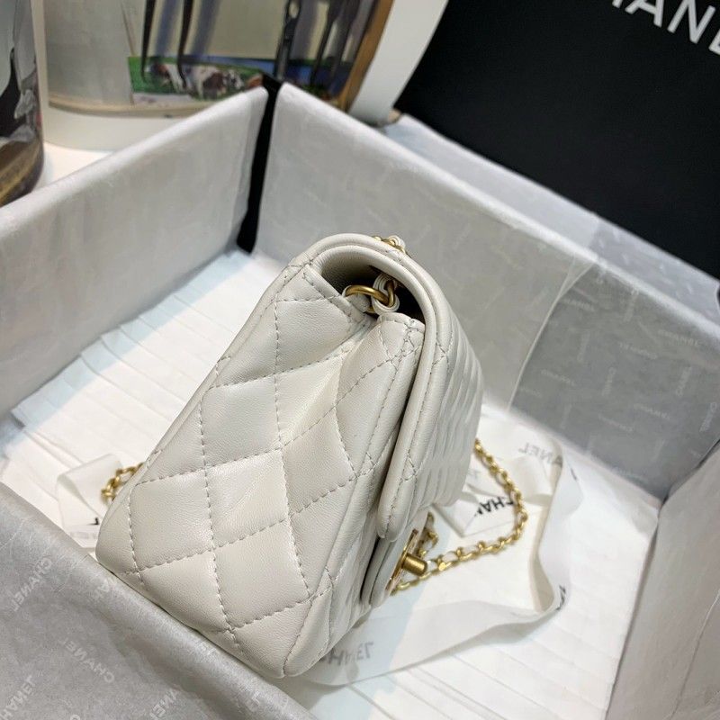 CHANEL 20 cm